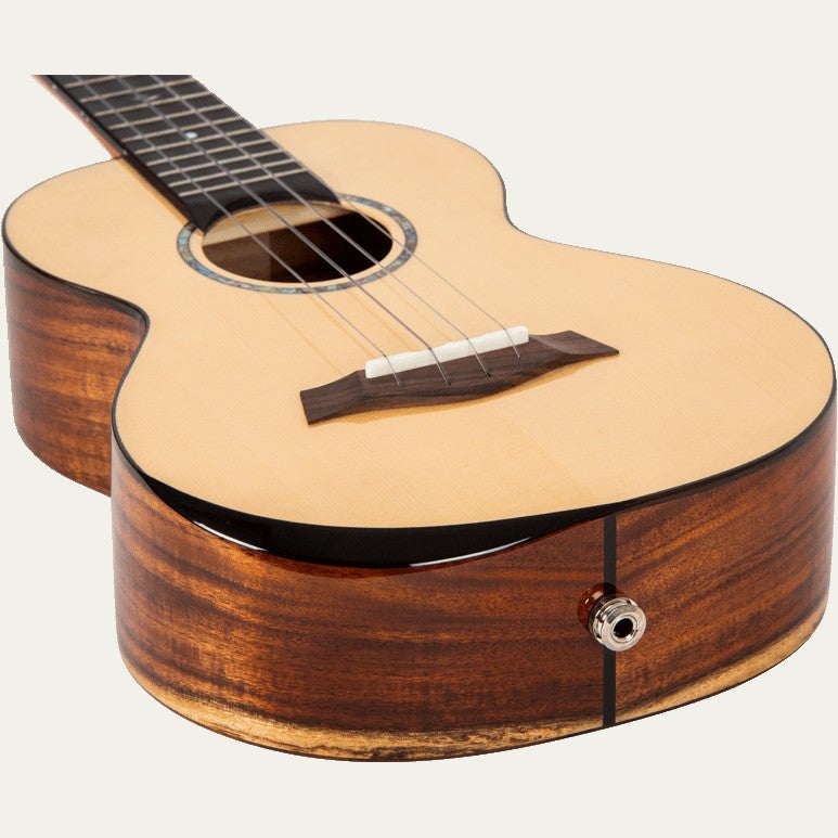Flight Royal Series Voyager EQ-A Tenor elektrisch-akoestische tenor ukelele met gigbag