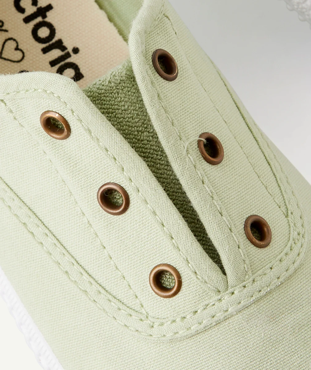 VICTORIACHAUSSURES EN TOILE DE FIBRES RECYCLÉES VERTES CLAIRES