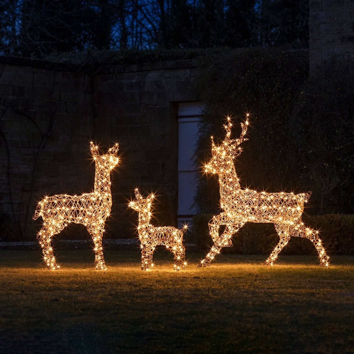 Studley Rattan LED Rentier-Familie Weihnachtsfiguren außen