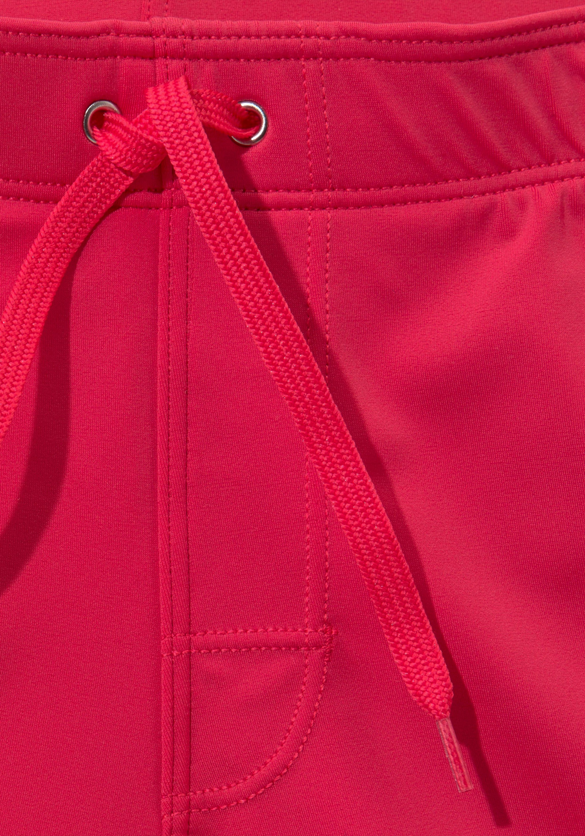 Bench. Boxer-Badehose , mit seitlichem Logoprint