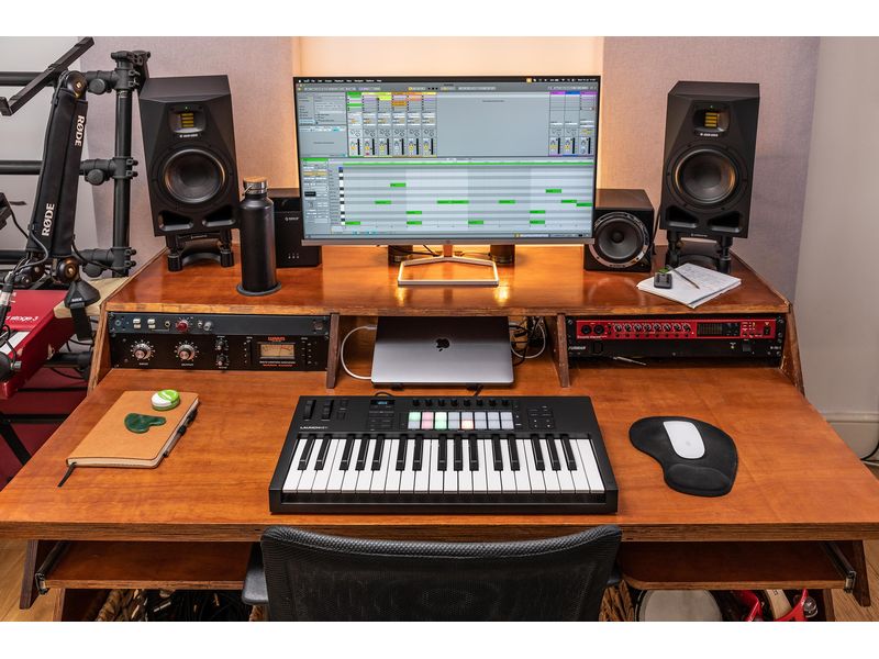 Novation Keyboard Controller Launchkey 37 Mk4 37-Tasten Keyboard-Controller