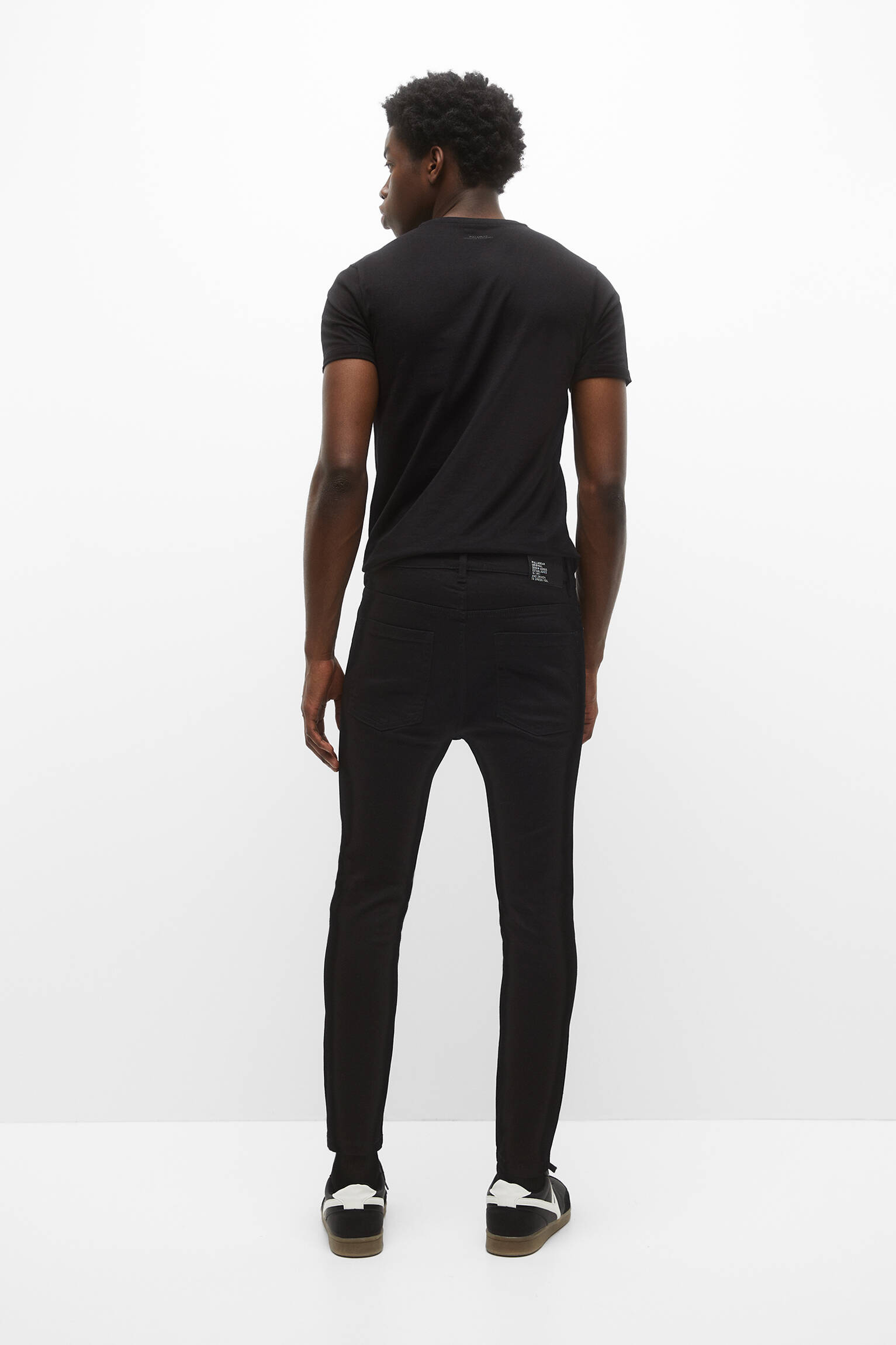 CALÇA JEANS BÁSICA CENOURA - PRETA