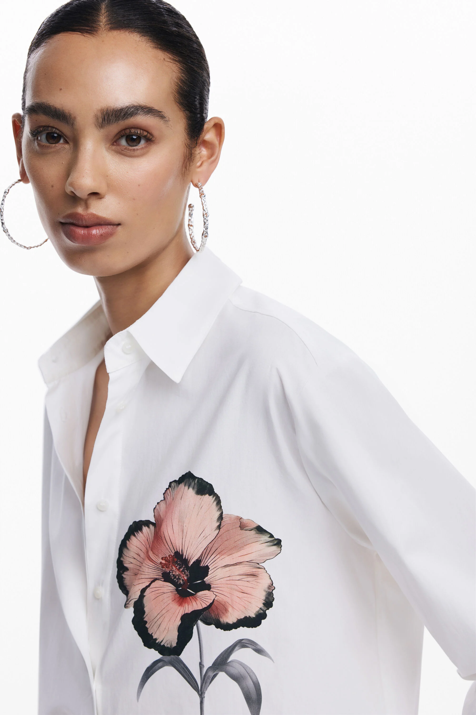 Camisa floral no peito