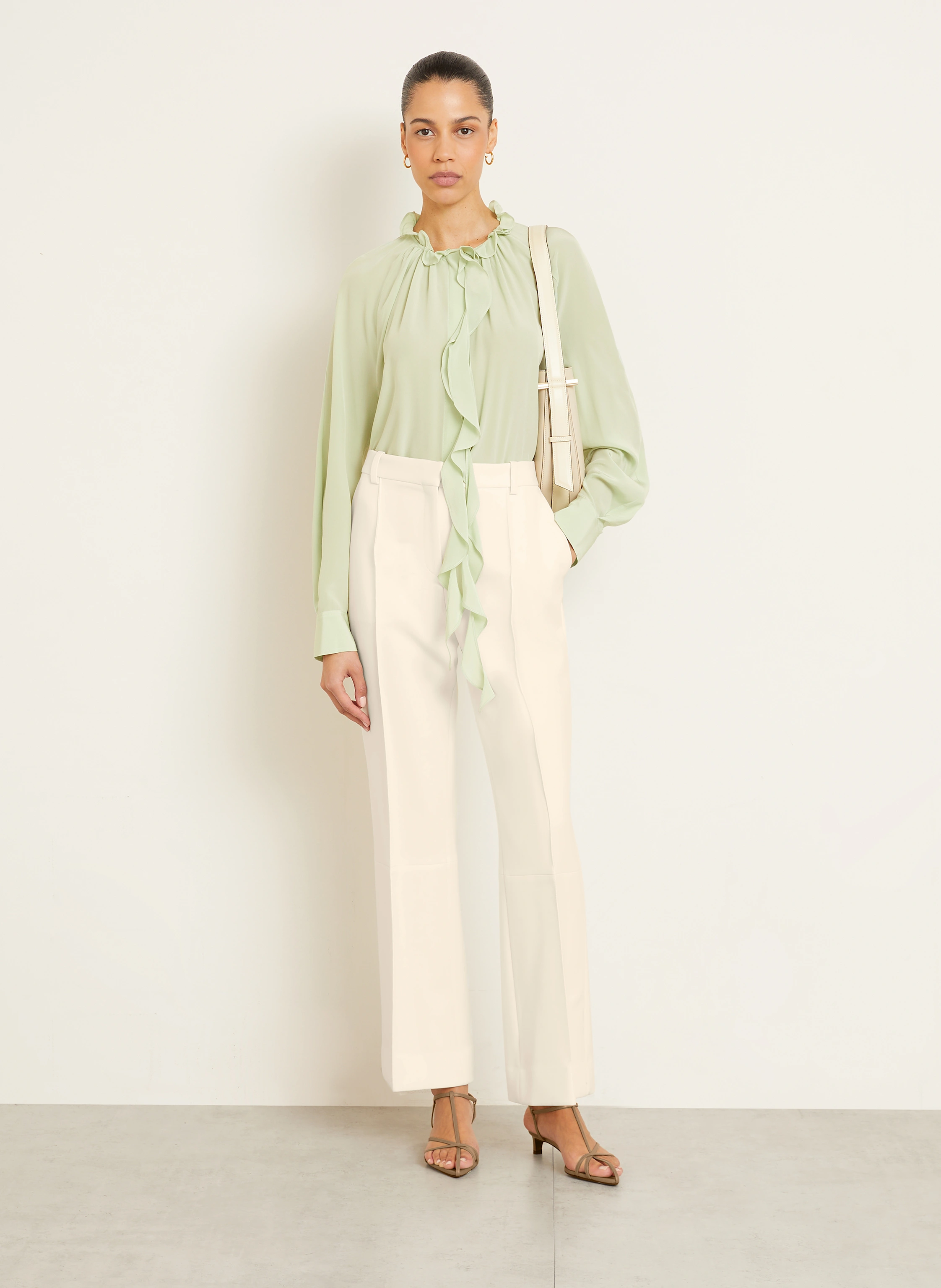 VICTORIA BECKHAM Seidenbluse mit Schluppe und Rüschen