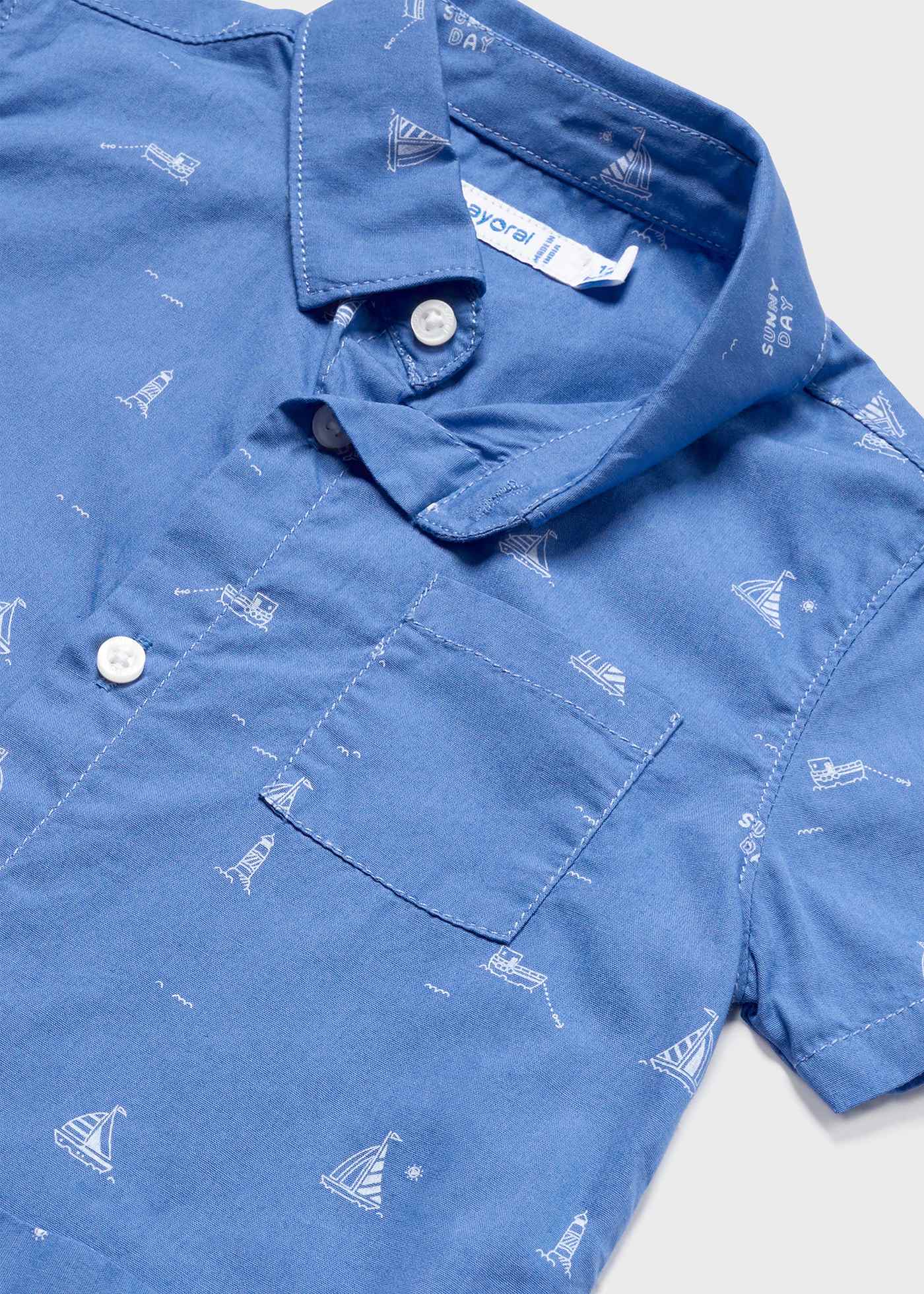 Camisa infantil de algodão estampado com mangas curtas