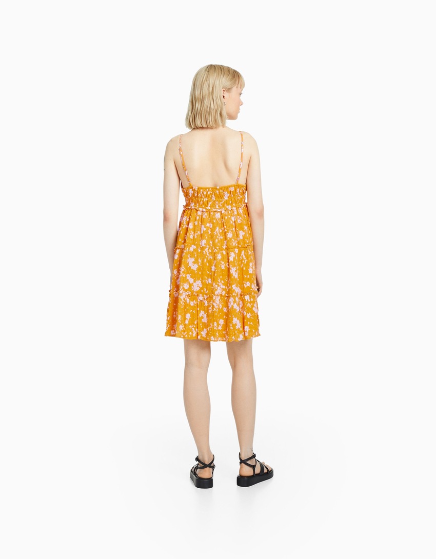 Mini vestido com alças franzidas