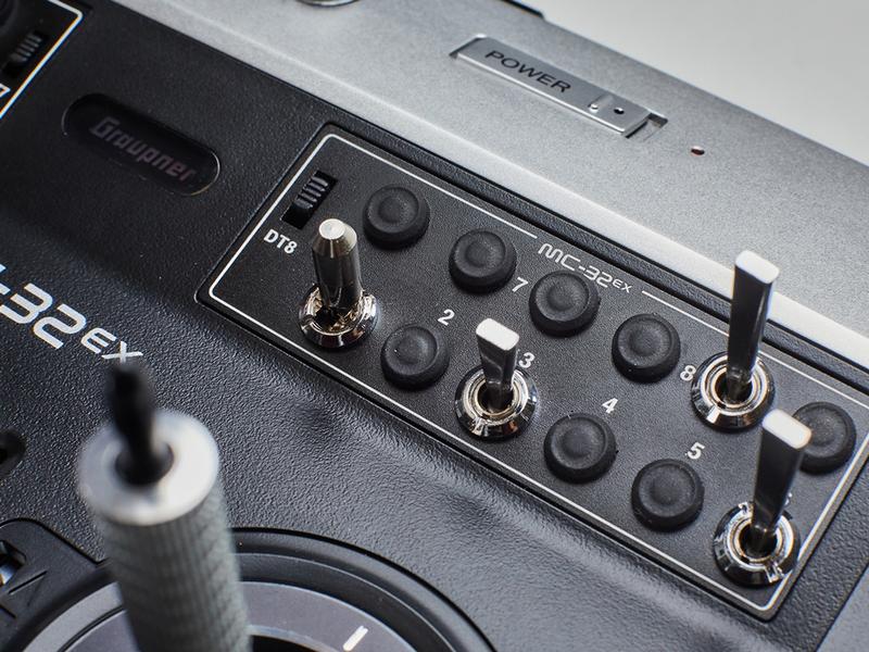 Graupner Fernsteuerung mc-32ex HoTT 32 Kanal, nur Sender 2.4 GHz HoTT Pultsender mit 32-Kanälen und 64 digitale Schalter