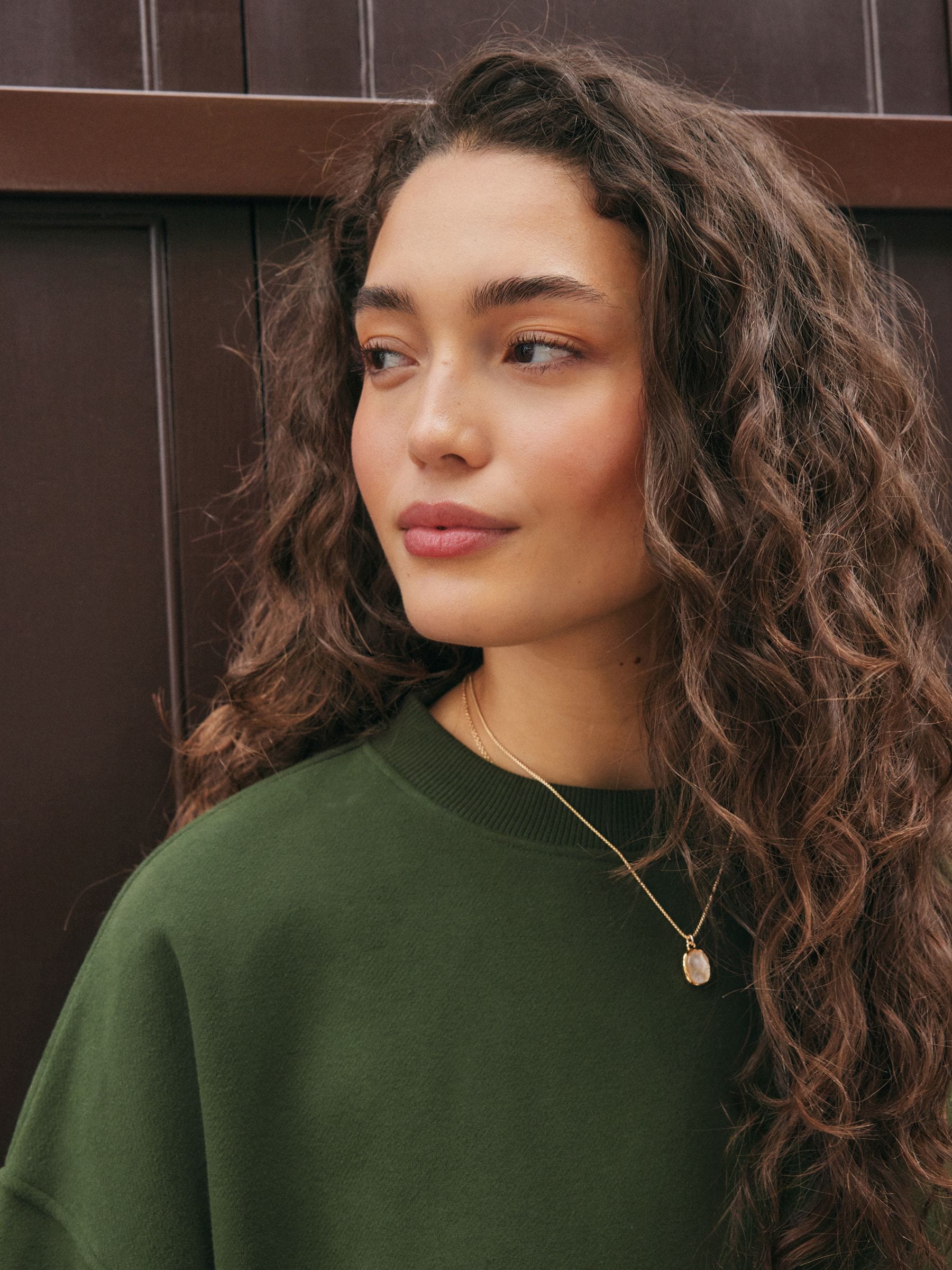 Kakigroen - Supersoft Peached Essentials sweatshirt met ronde hals en naaddetail