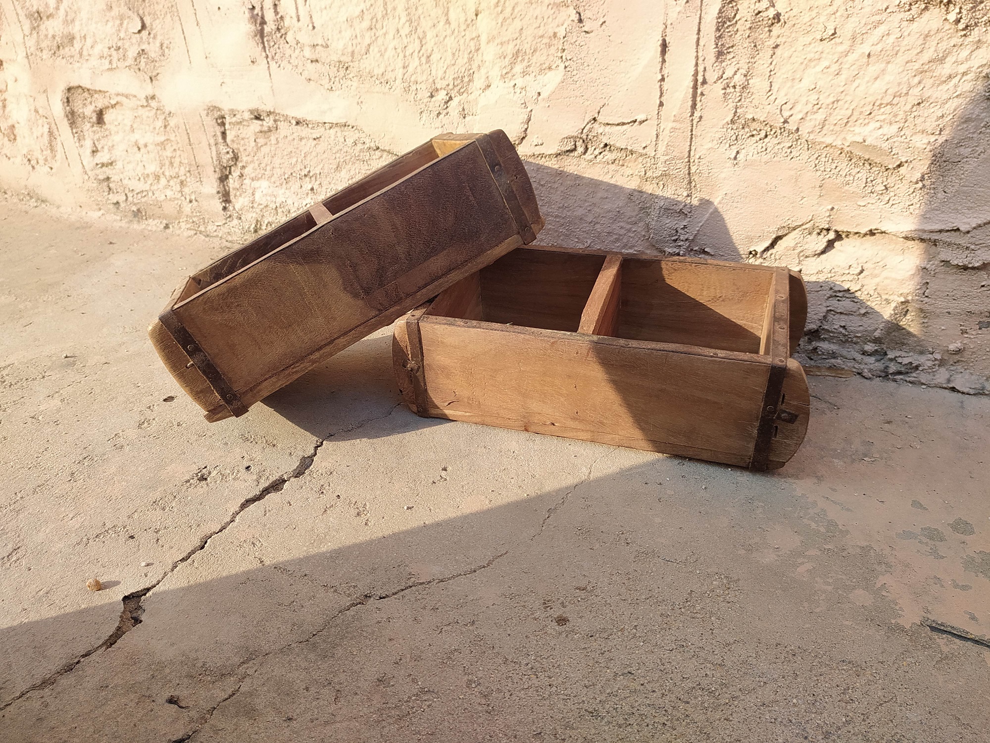 Alte Backsteinform mit 2 Fächern, als Sortierkasten oder Regal, B 30 cm, H 9 cm, T 14 cm von fischer's lagerhaus