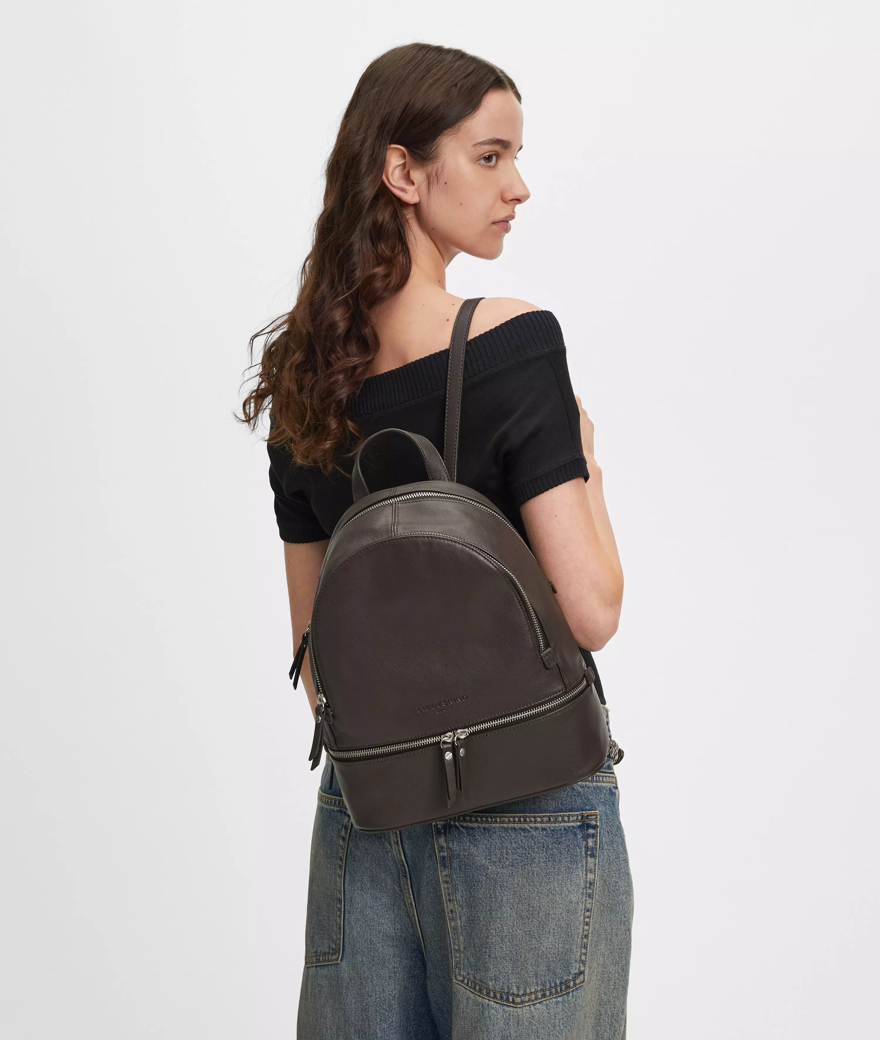 Alita Backpack M Spacious cowhide backpack