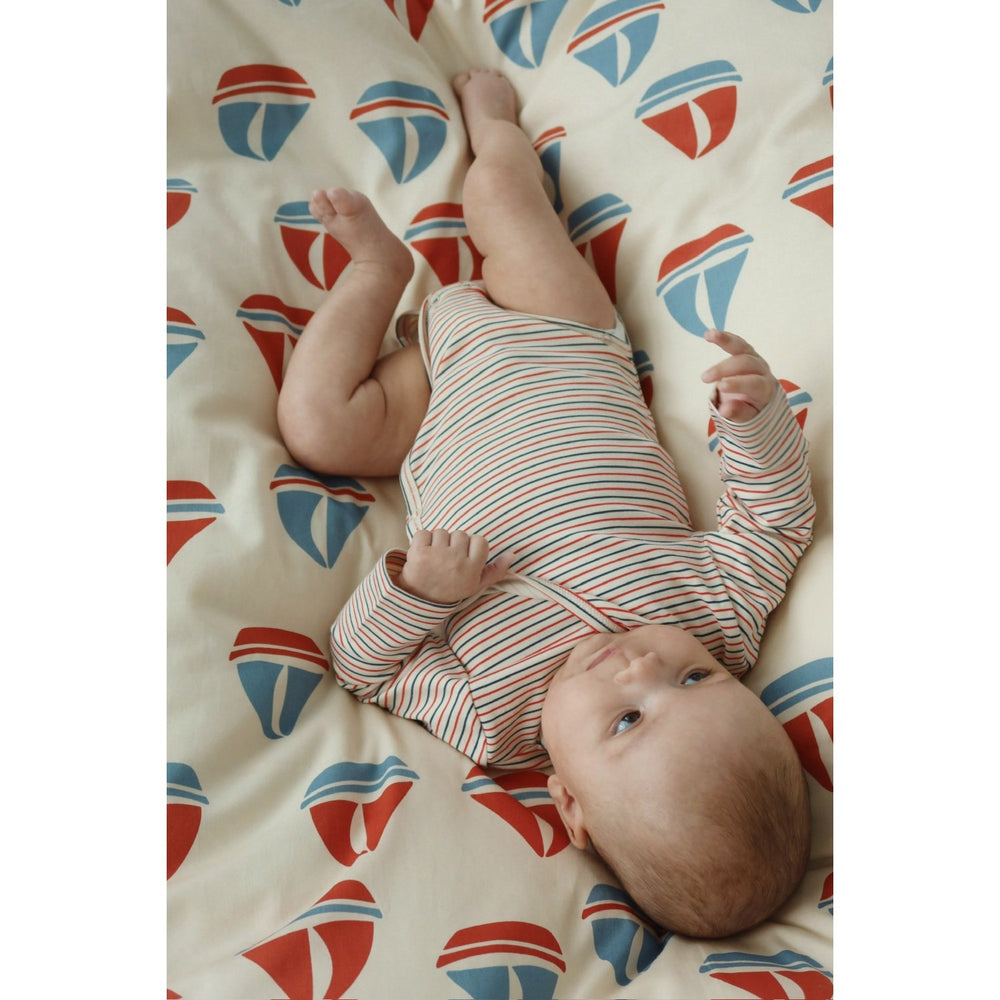 Køb Konges Sløjd Ahoy Baby Sengetøj Gots