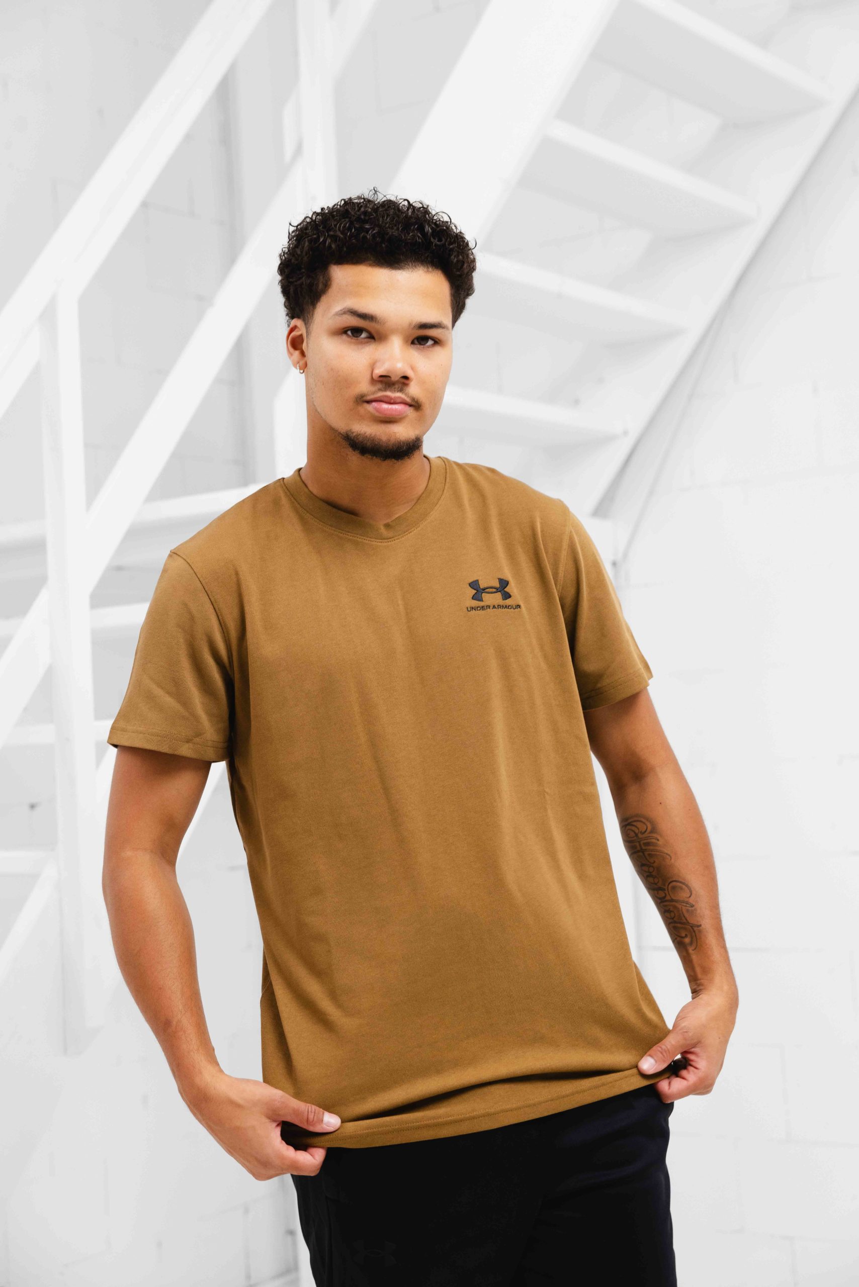 Under Armour Embroidered Heavyweight T-Shirt Heren Bruin