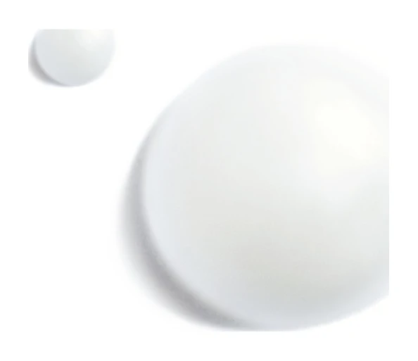 CHANEL LA CRÈME MAIN Nourrit-adoucit-illumine