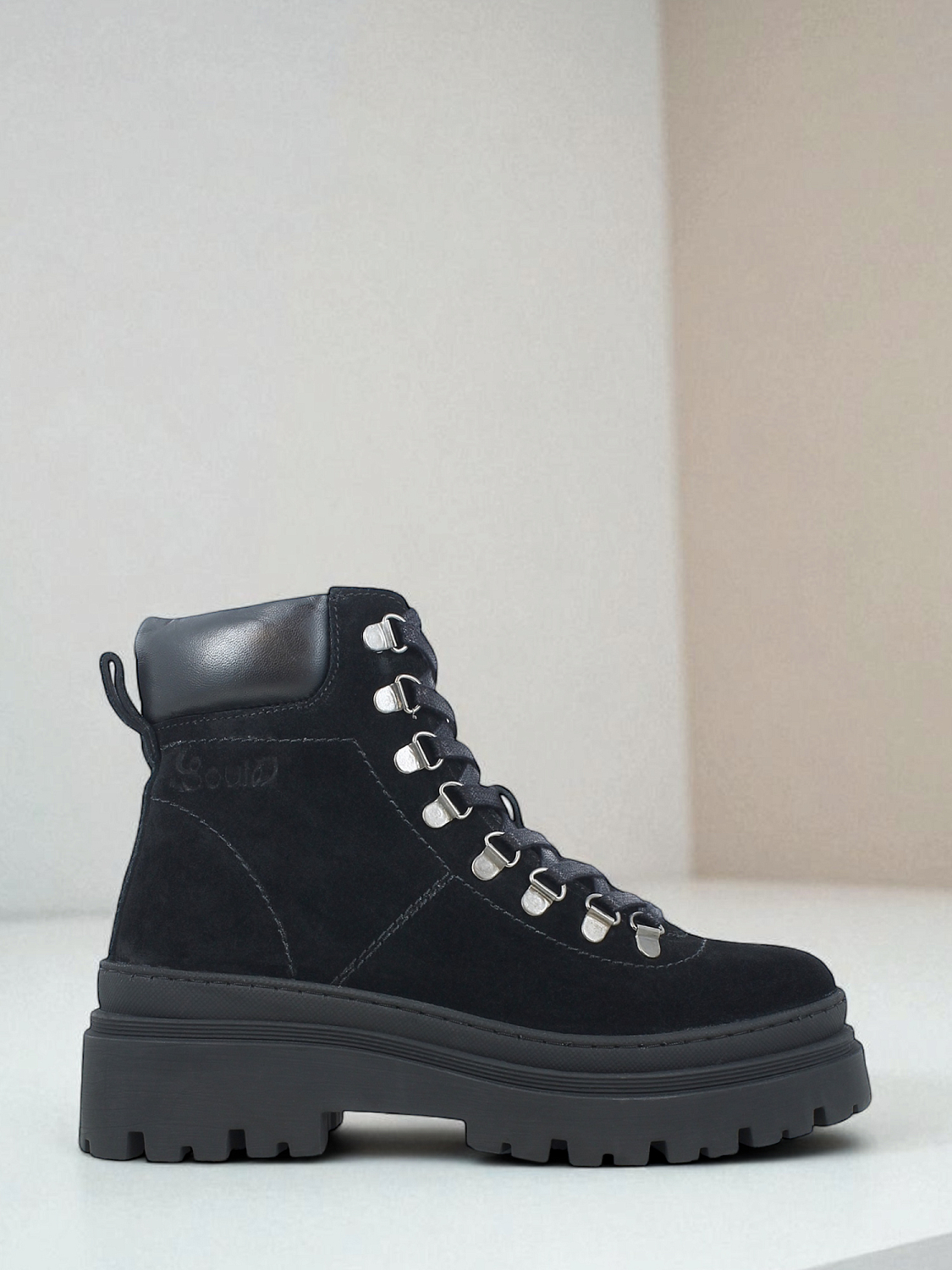 SOULD Arezzo Suede Boots Black