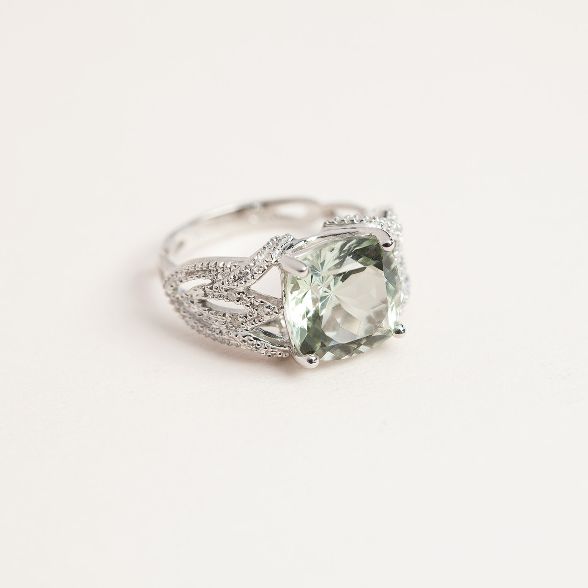 Bague or 375 blanc quartz vert et diamants