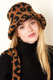 Bucket hat teddy donkerbruin leopard
