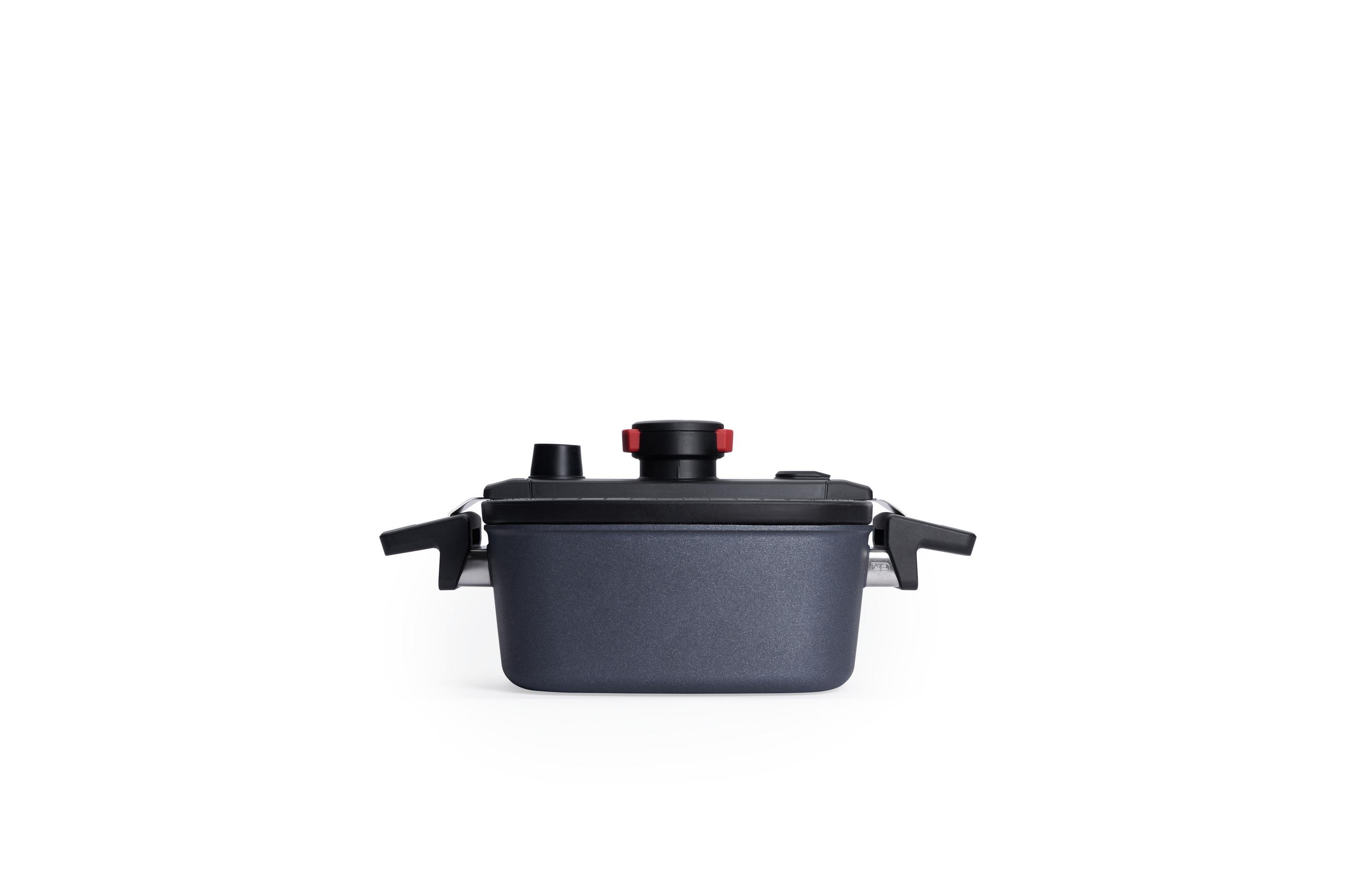Active Lite Guss-Kasserolle, 3-tlg., 22 x 22 cm mit Siebeinsatz von WOLL
