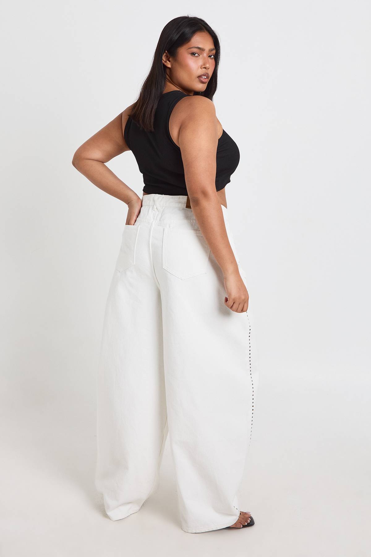 boohoo Jean Barrel Taille Mi-haute À Clous Plus