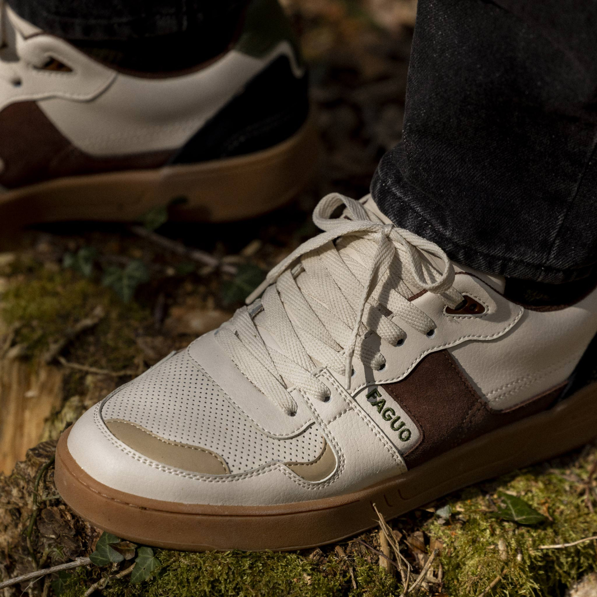 Baskets écrue & marron cuir et suède - modèle Ceiba