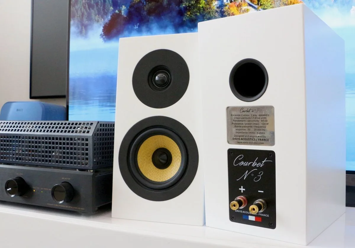Davis Acoustics Courbet N°3 Blanc Satiné (la paire) Enceintes bibliothèque