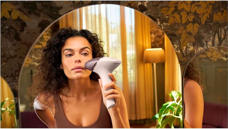 Philips - Lumea Series 9900 SkinAI - IPL Ontharingsapparaat - Wit
