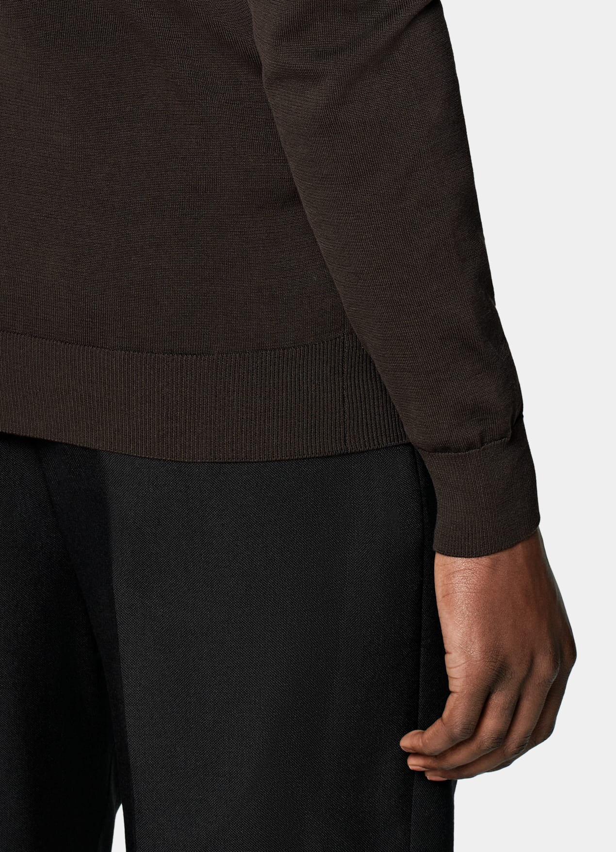 Pull col rond marron foncé
