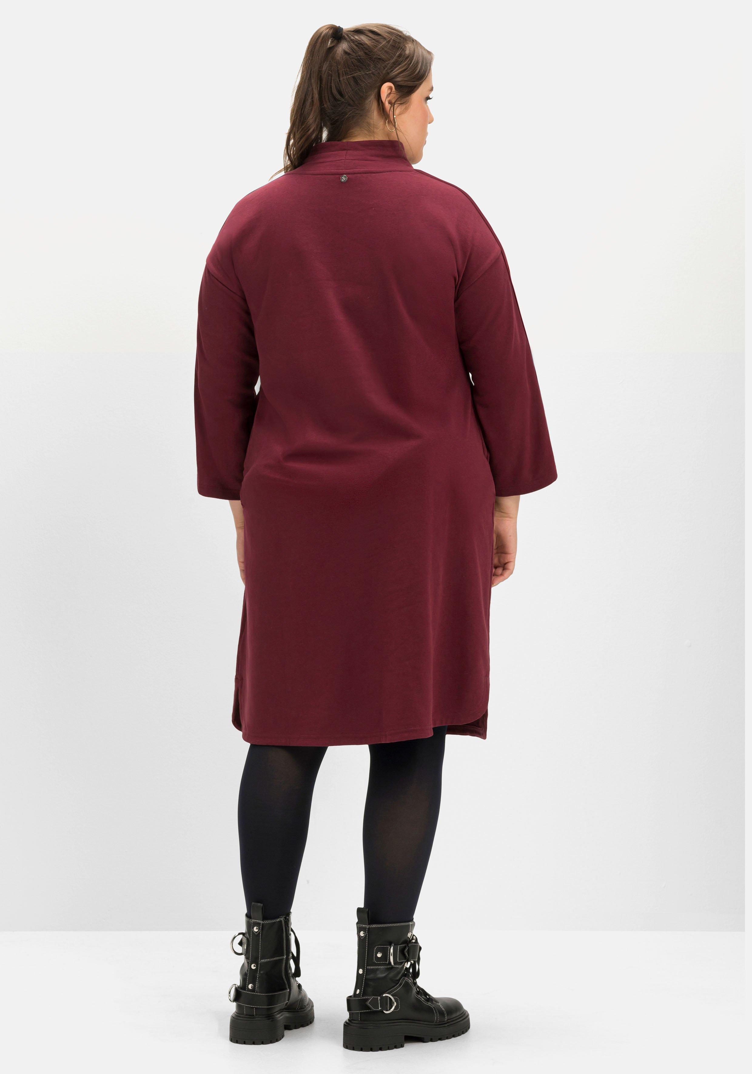 Sweatkleid mit Streifentape an Arm und Schulter