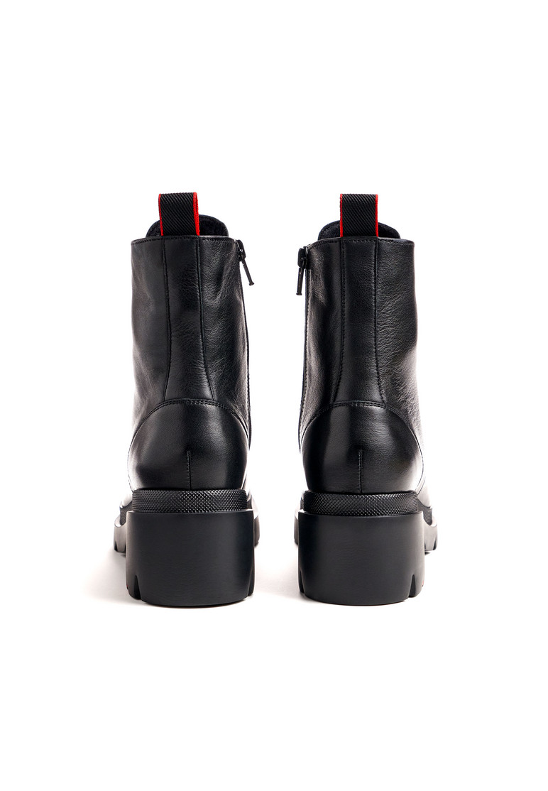 STIEFELETTE Schwarz