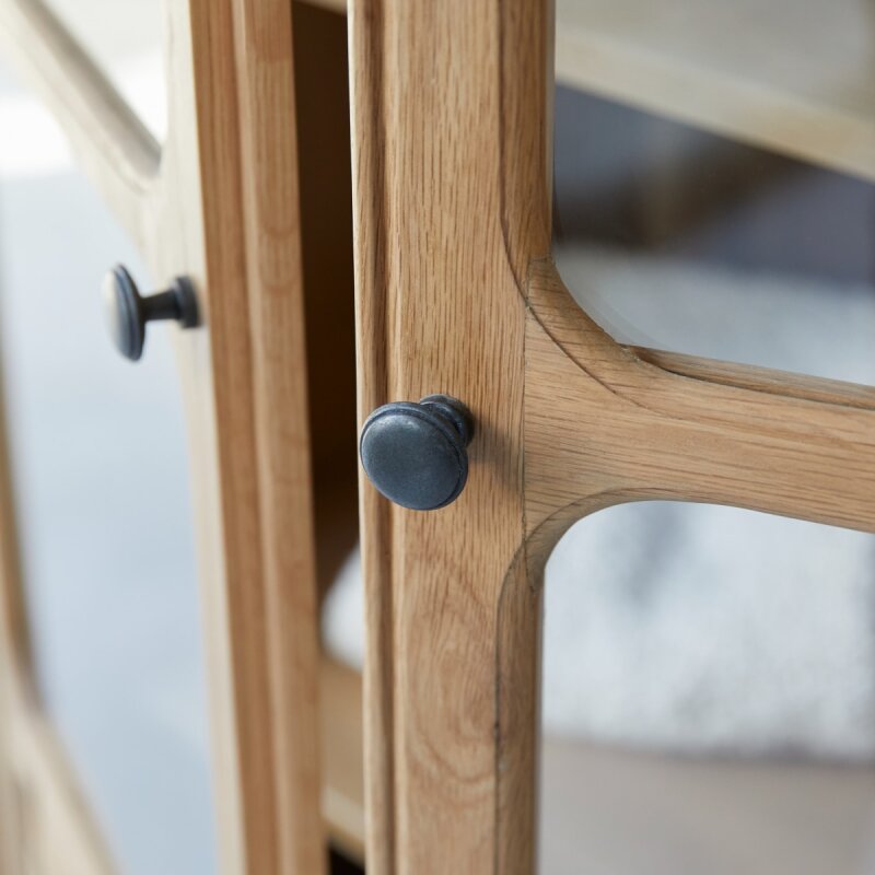 Armoire de rangement en chêne massif Marthe