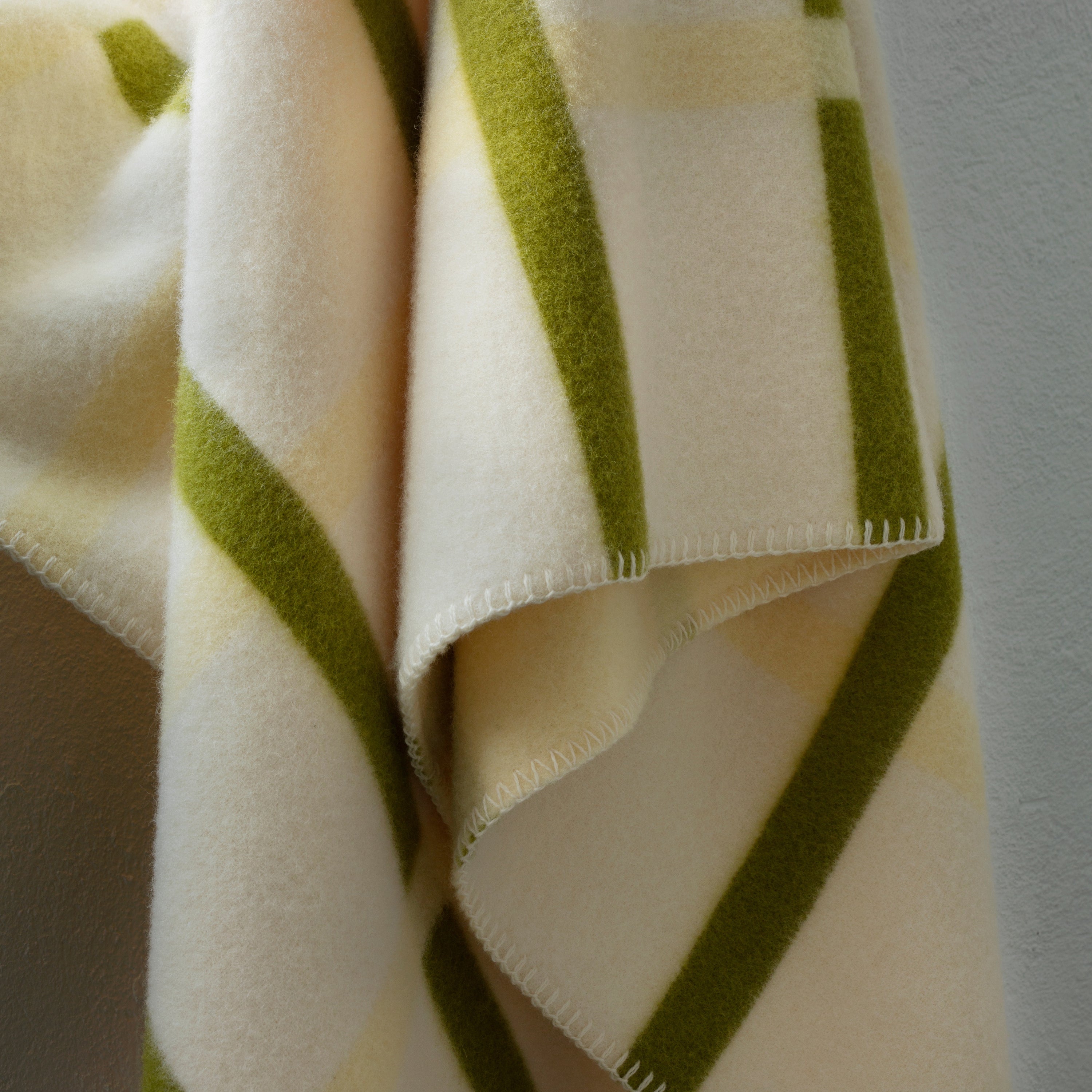 RÃ¸ros Tweed Knut Plaid - Lime