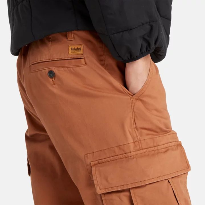 Calças cargo Core para homem na cor castanha.
