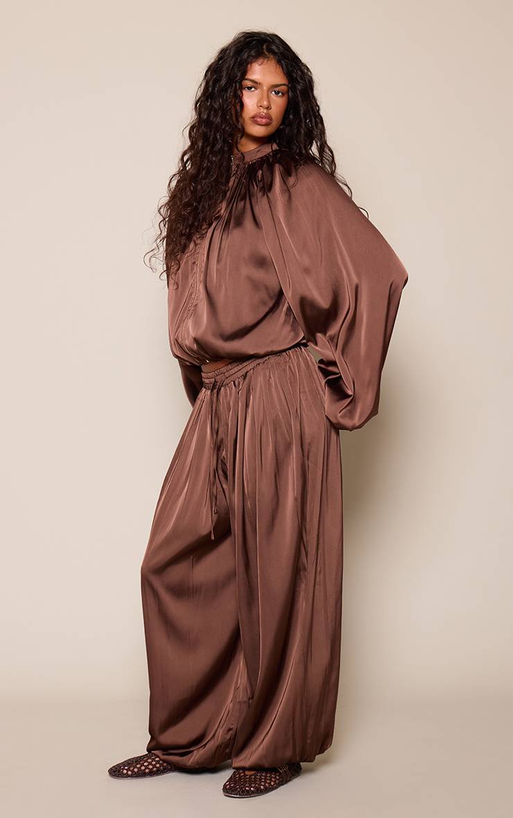 Marron Pantalon Ballon Plissé En Satin