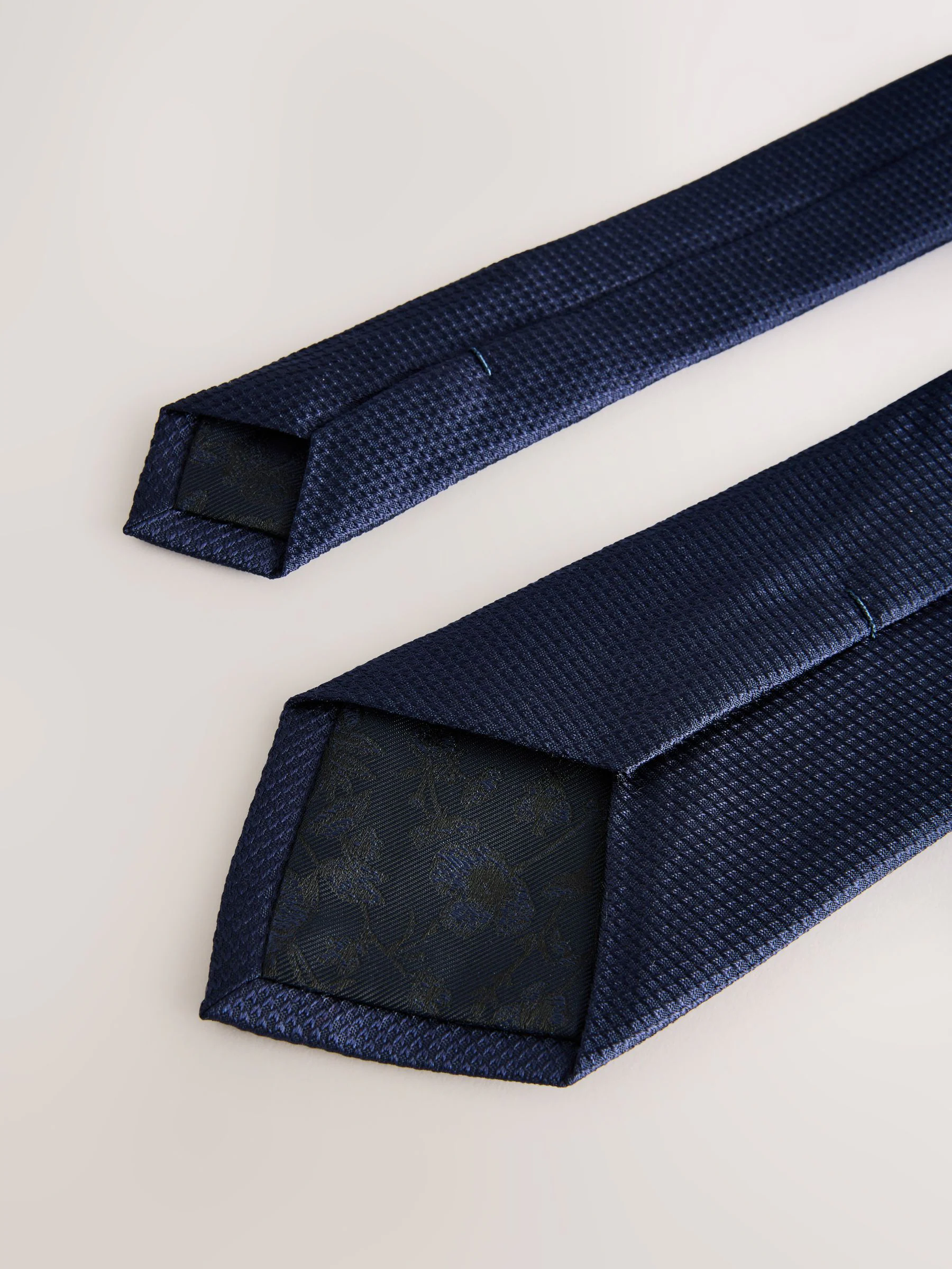 Marineblauw - Set met textuurrijke stropdas en pochet