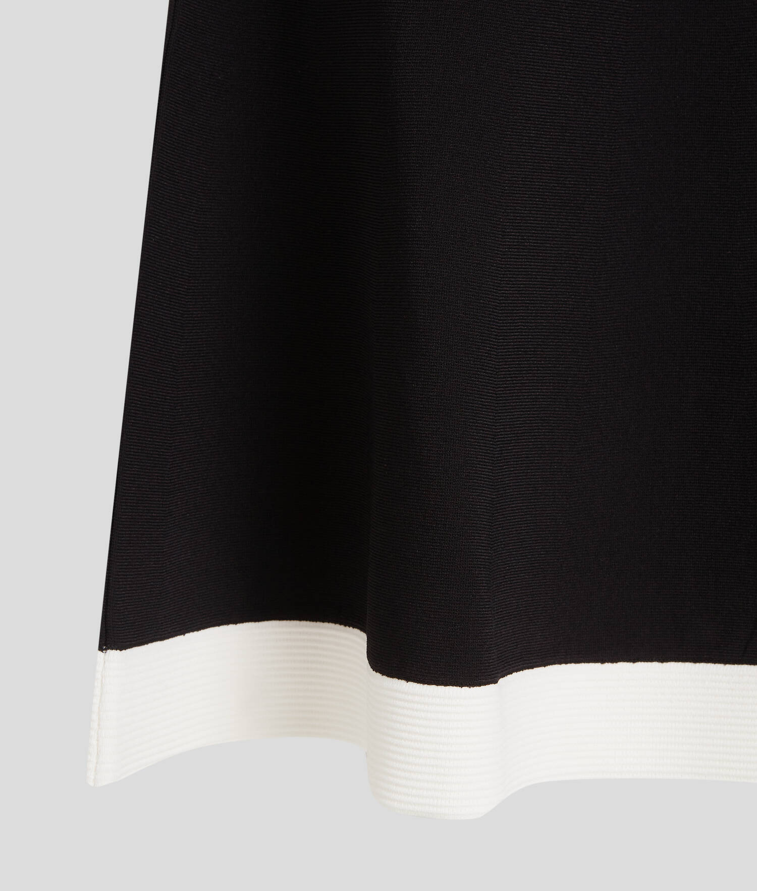 JUPE EN TRICOT ÉVASÉE