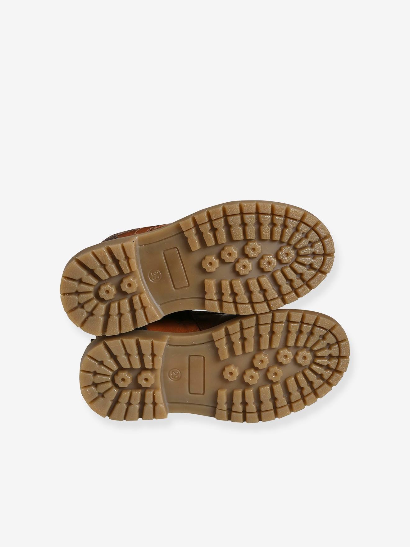 Botas de cano curto em couro com desenho em relevo, cadarços e zíperes, cor marrom médio lisa para meninos