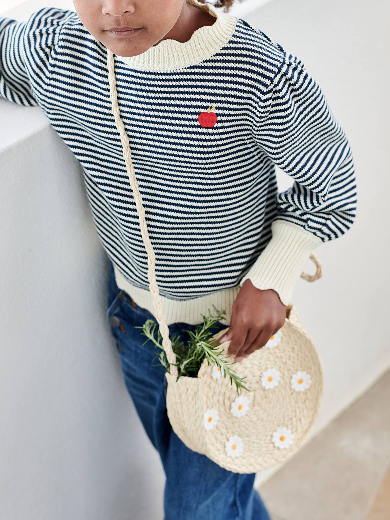Bolsa redonda de palha com estampa de margaridas para meninas, bege areia.