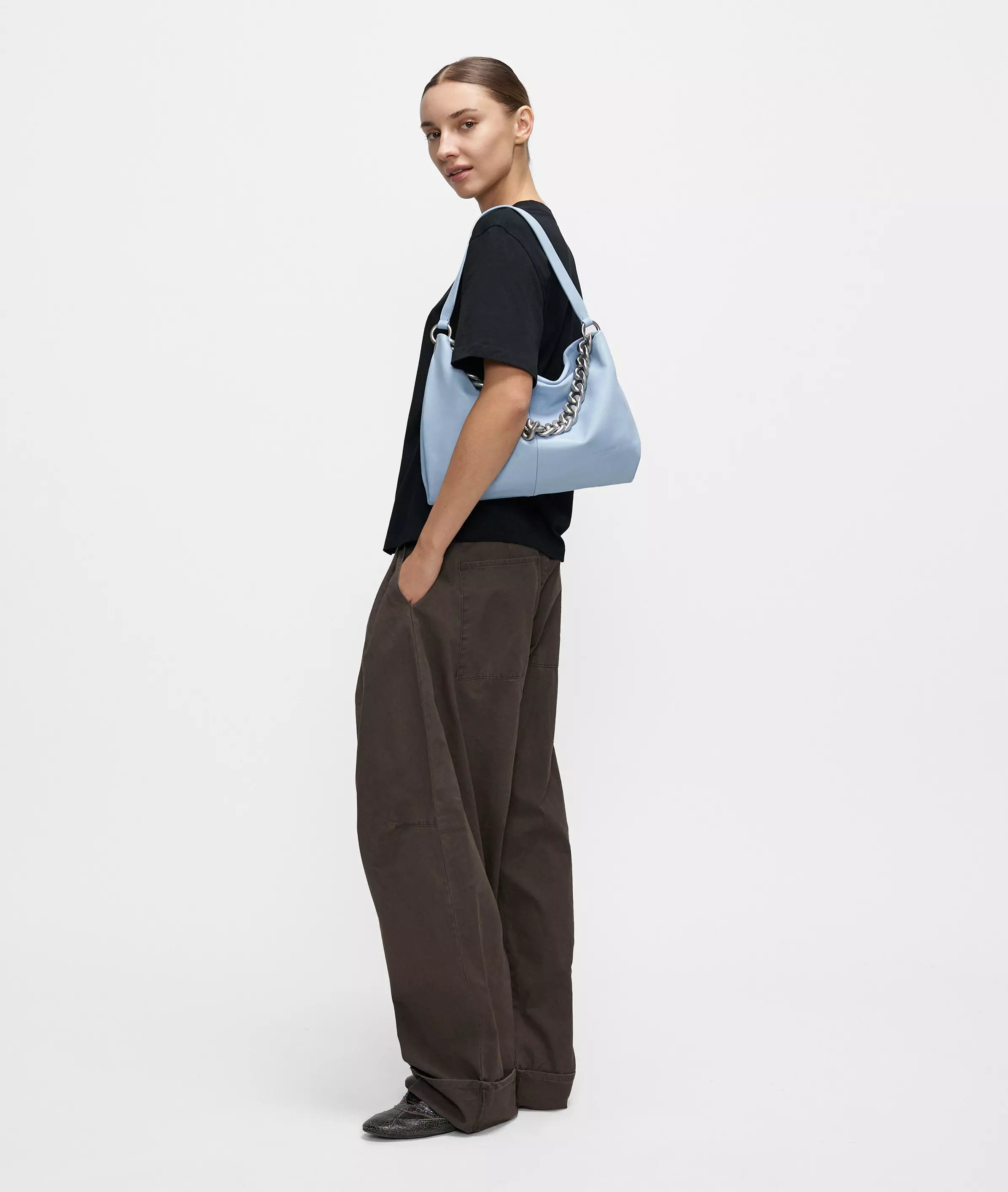 Mira Hobo M Spacious leather hobo bag