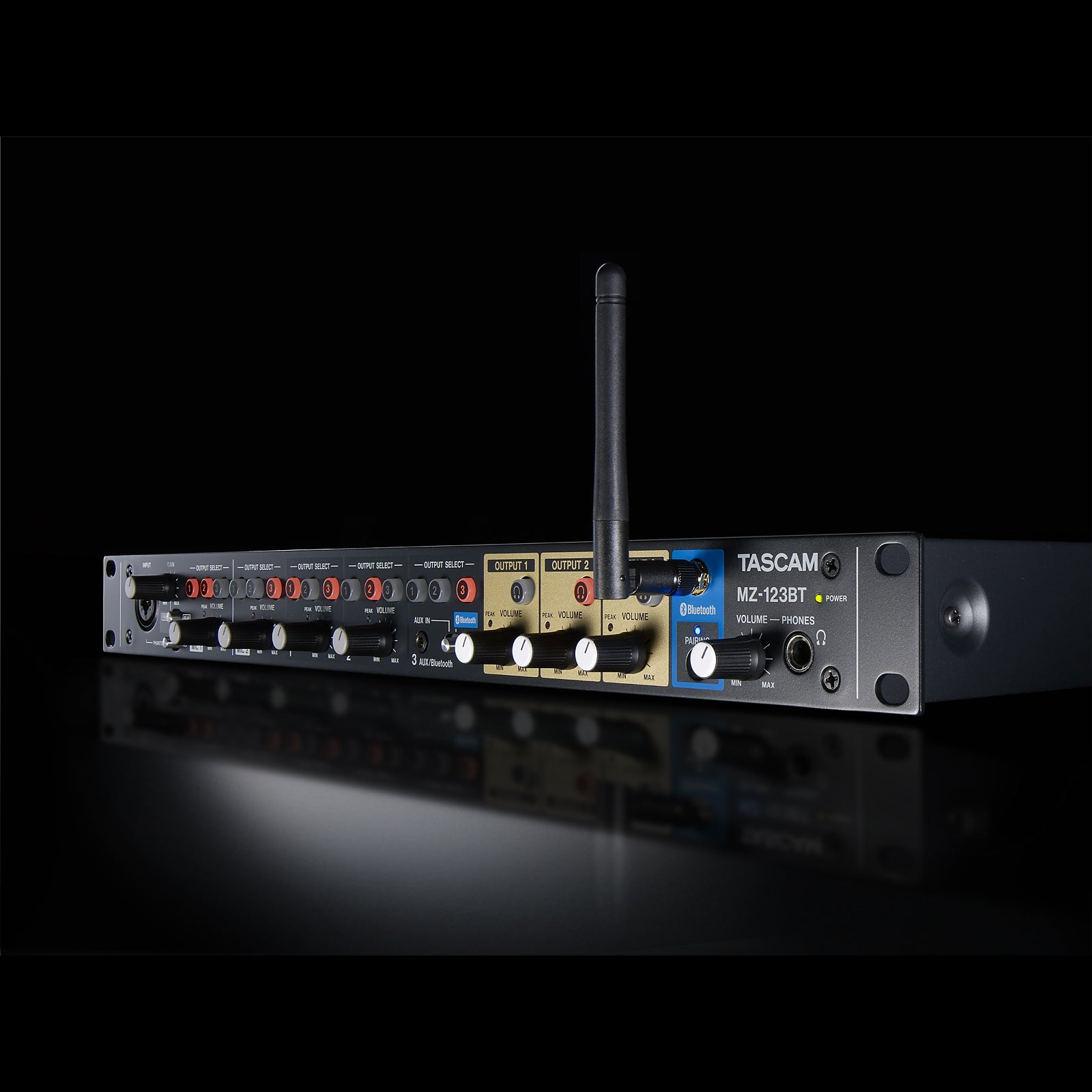 Tascam MZ-123BT 3 kanaals zonemixer met Bluetooth