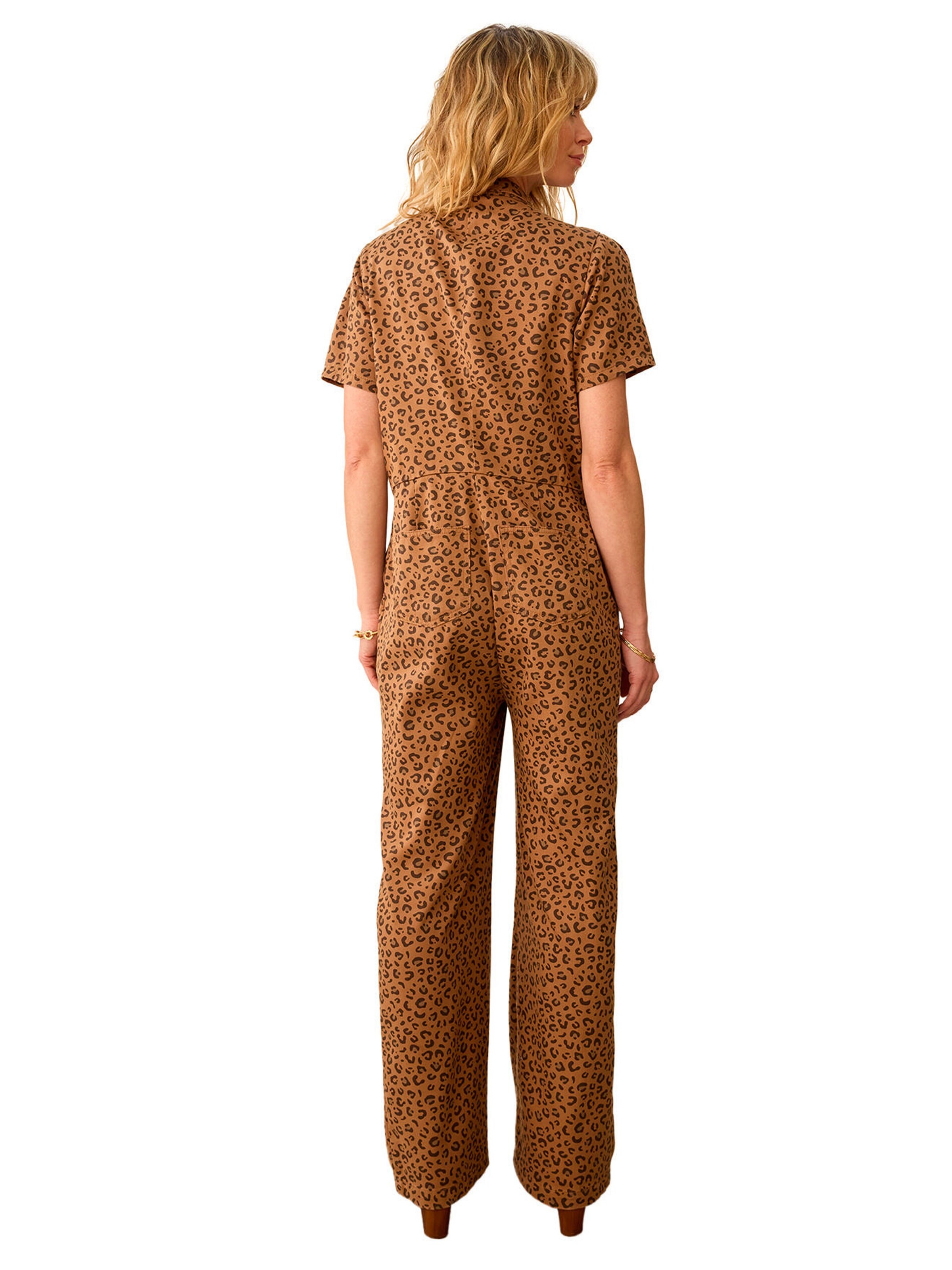 Envie de Fraise Jumpsuit mit Leoprint für Schwangerschaft und Stillzeit beige