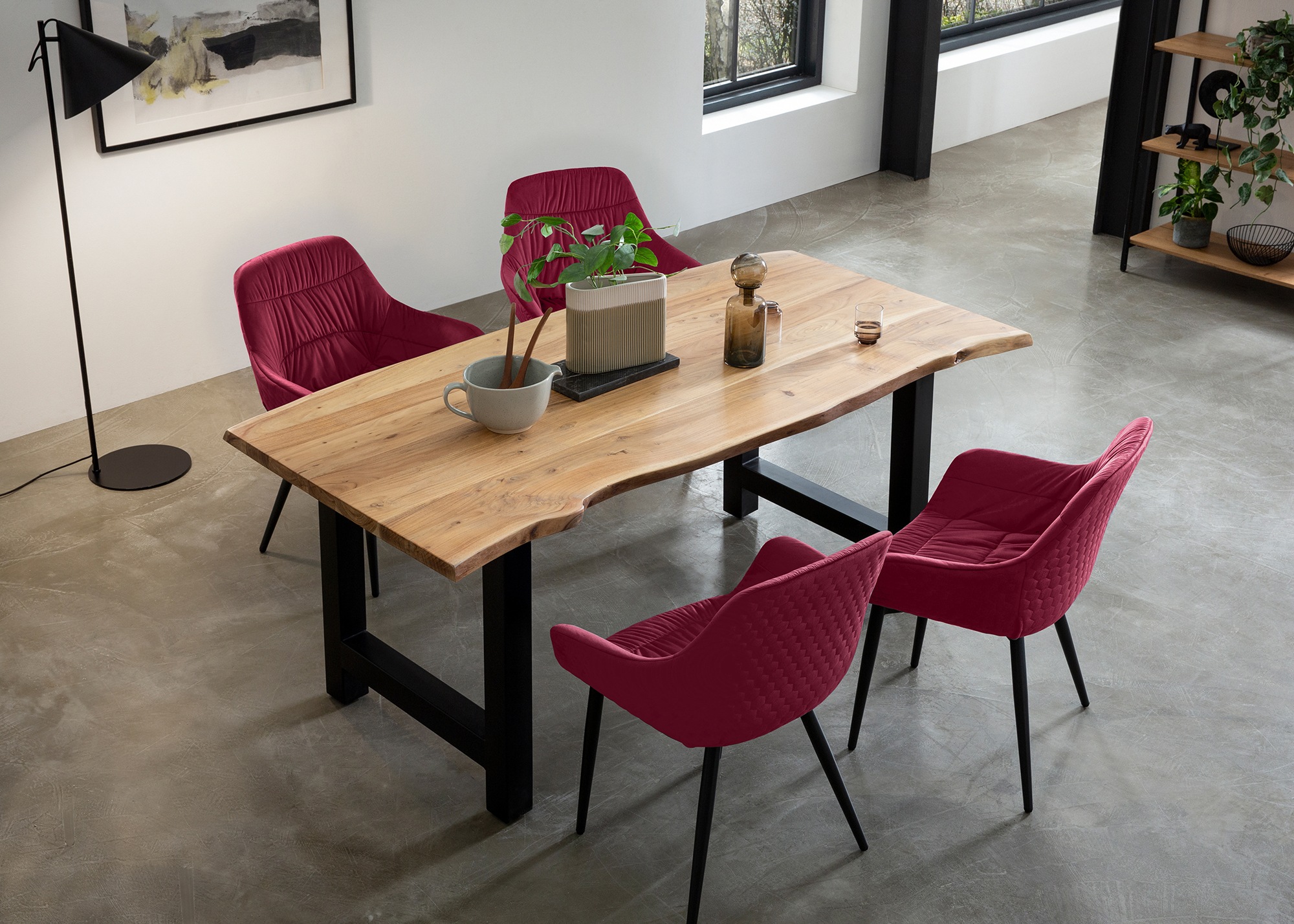 SalesFever Essgruppe »Esszimmerausstattung aus Holz und Metall« Set, 5 Stk. tlg. Essgruppe im stilvollen Look mit 4 Stühlen