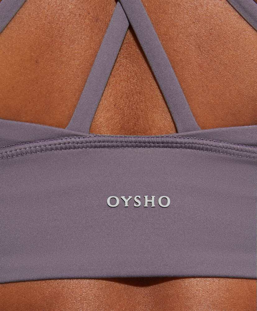 Sutiã esportivo com suporte médio para os seios.