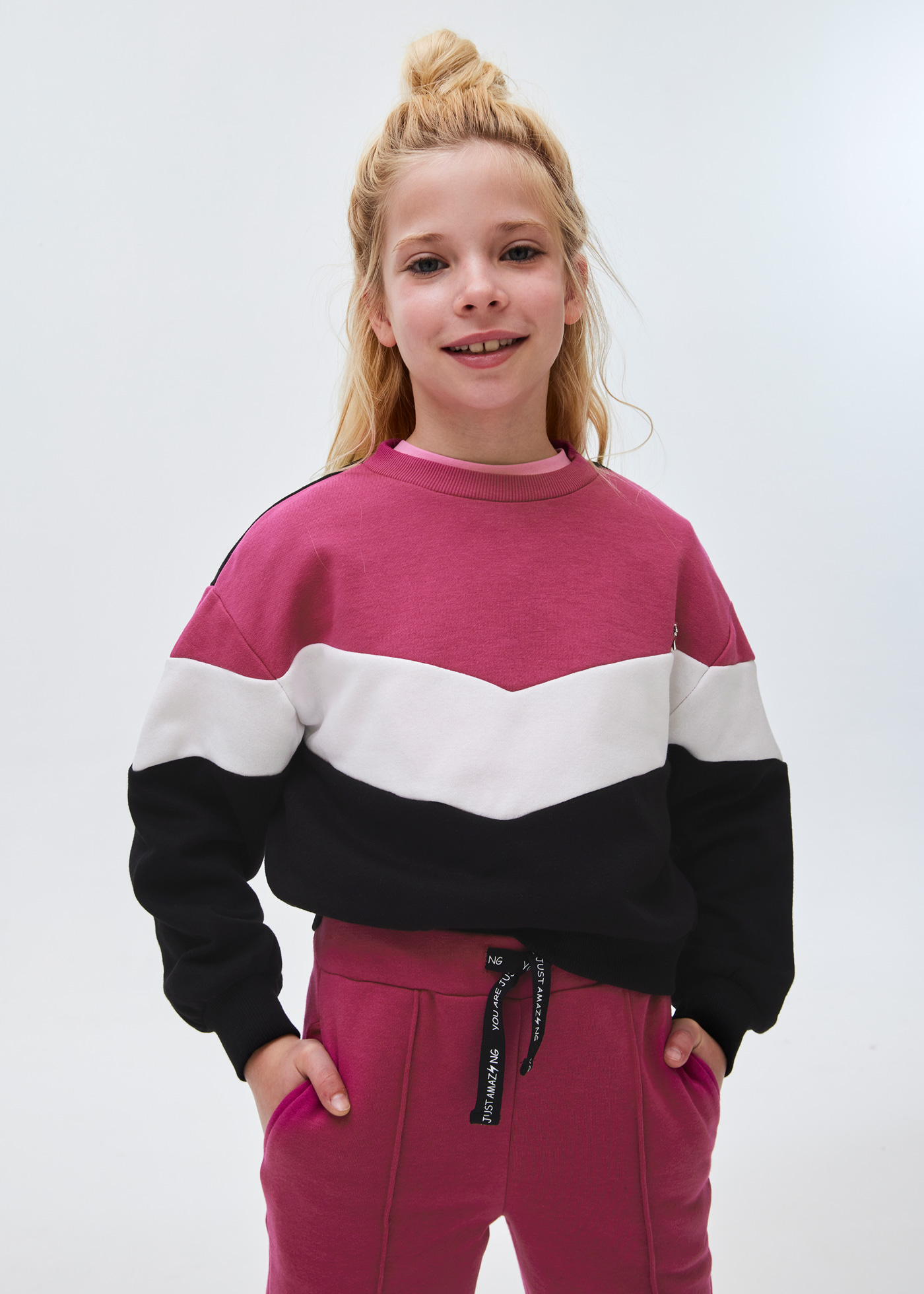Conjunto de moletom infantil com blocos de cores