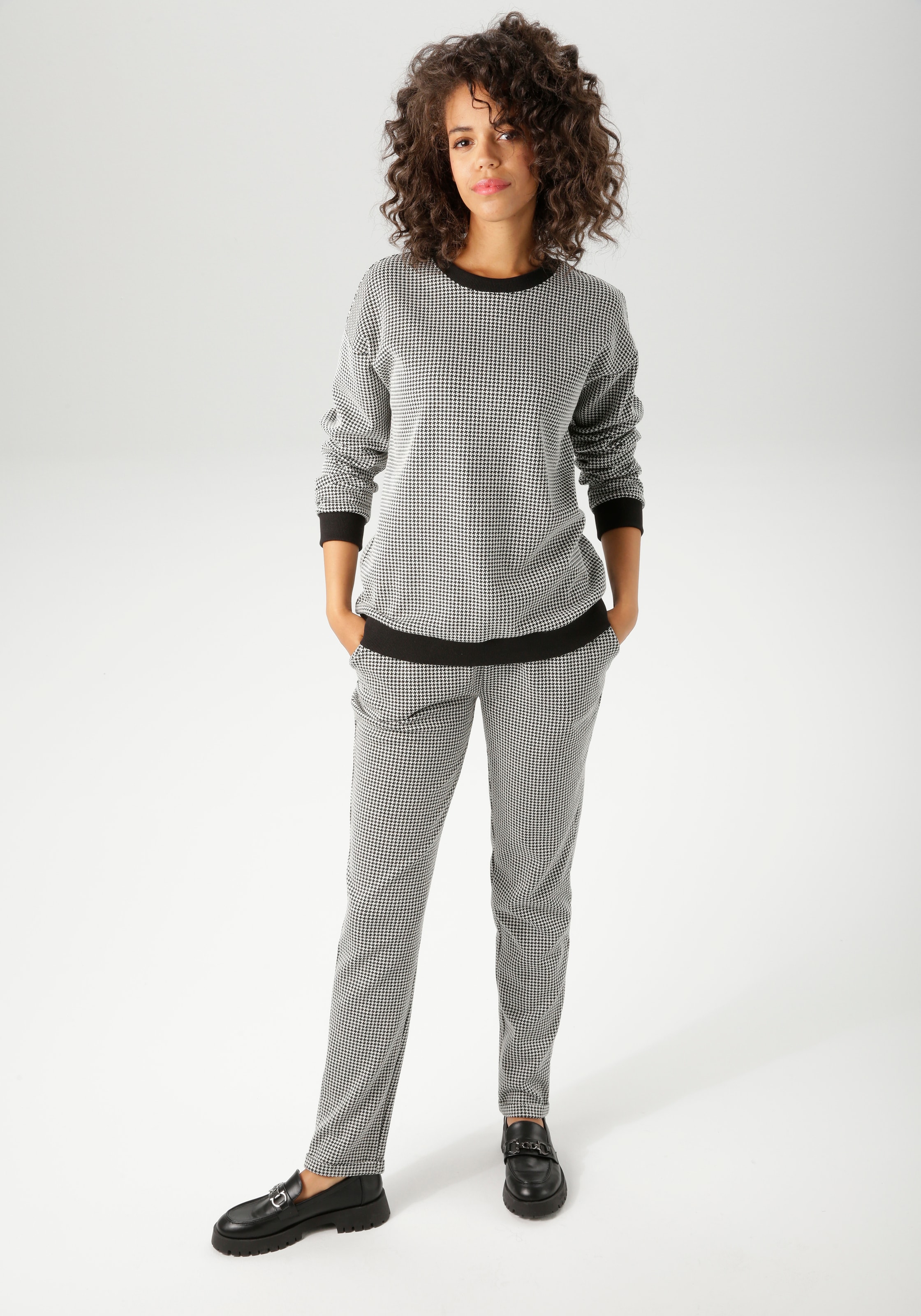Aniston CASUAL Sweatshirt , mit trendigem Hahnentritt-Muster - NEUE KOLLEKTION