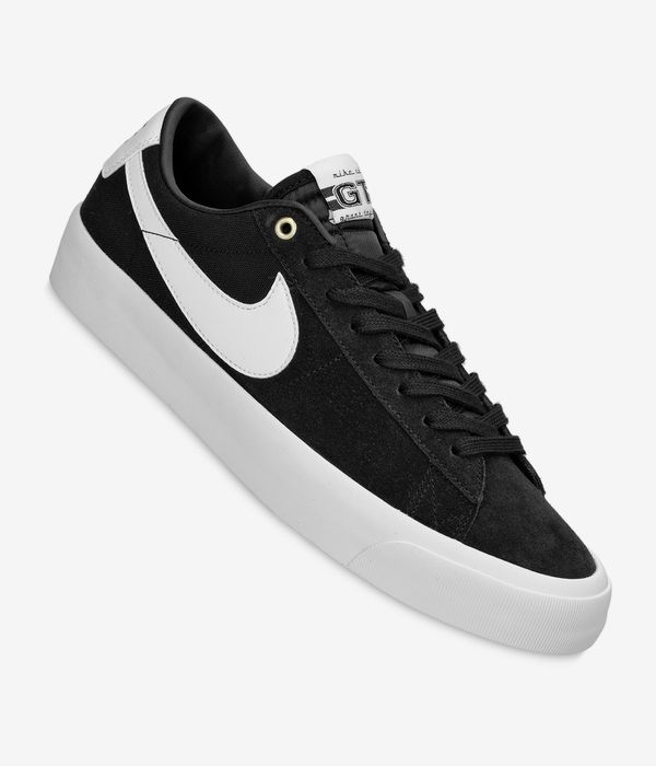 Nike SB Zoom Blazer Low Pro GT Schuh (black white gum light brown whit)