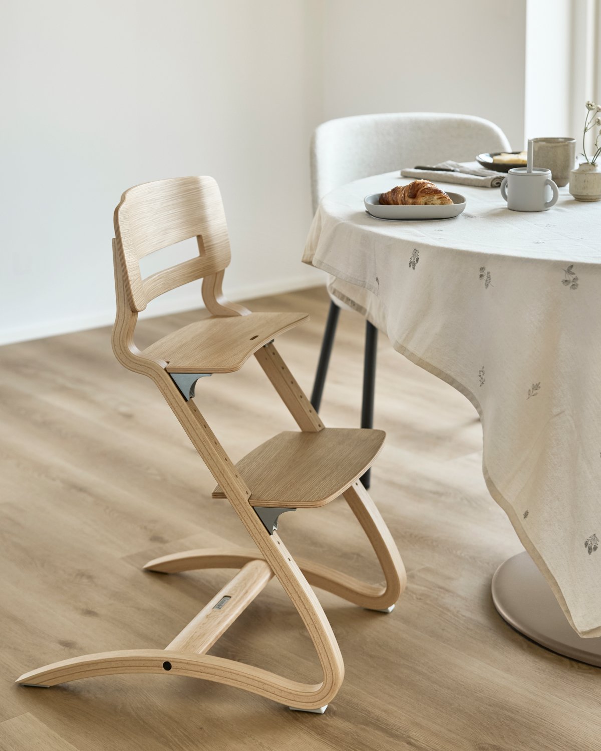 Leander Spisestol Louie – Justerbar | Eik, Natur, Natur