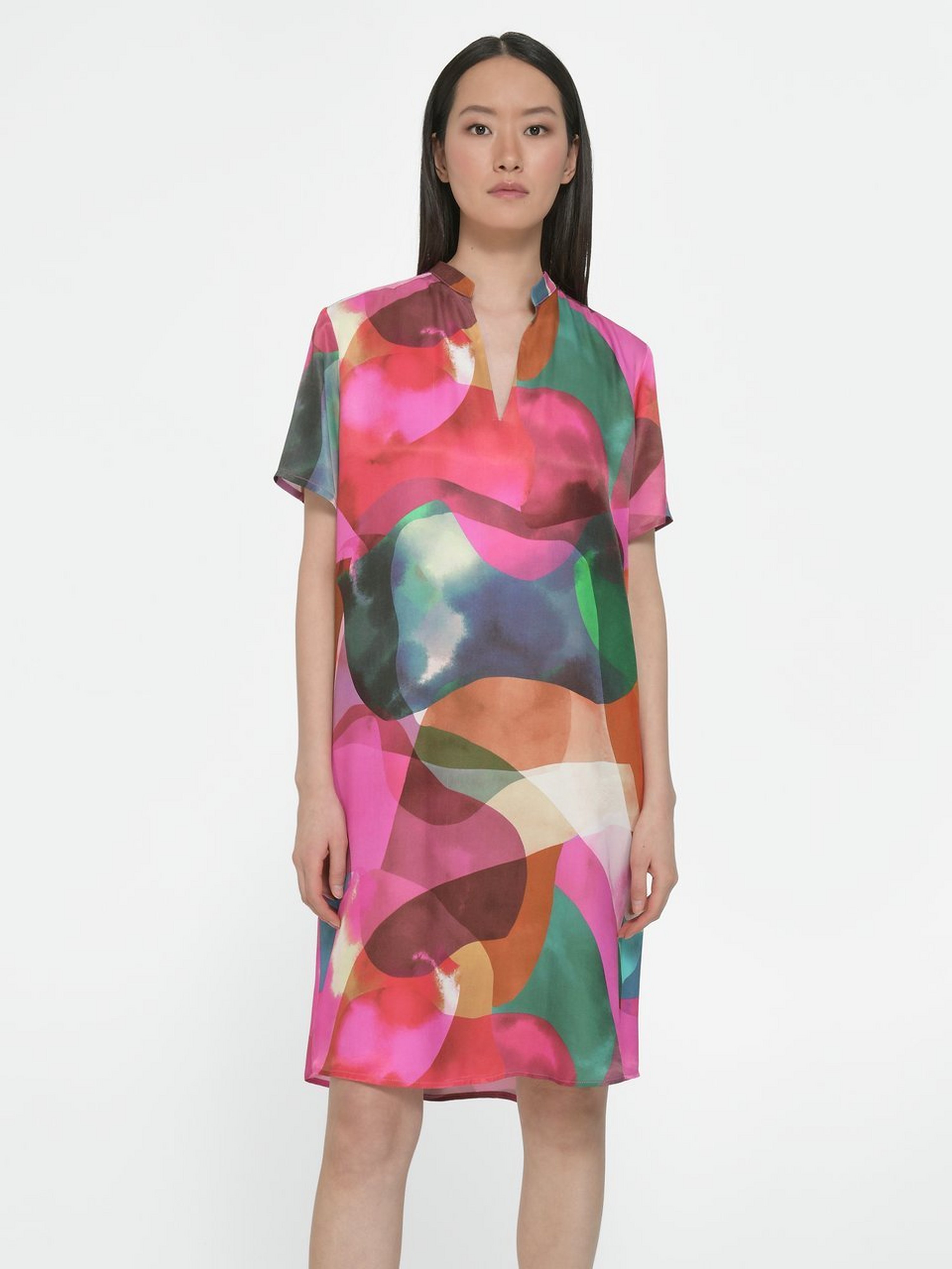 Kleid mit V-Ausschnitt