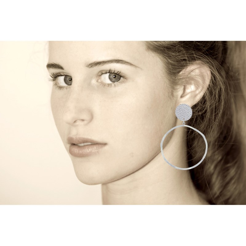 Boucles d'Oreilles Clip Laiton Mat Pastille Martelée et Anneau Vague