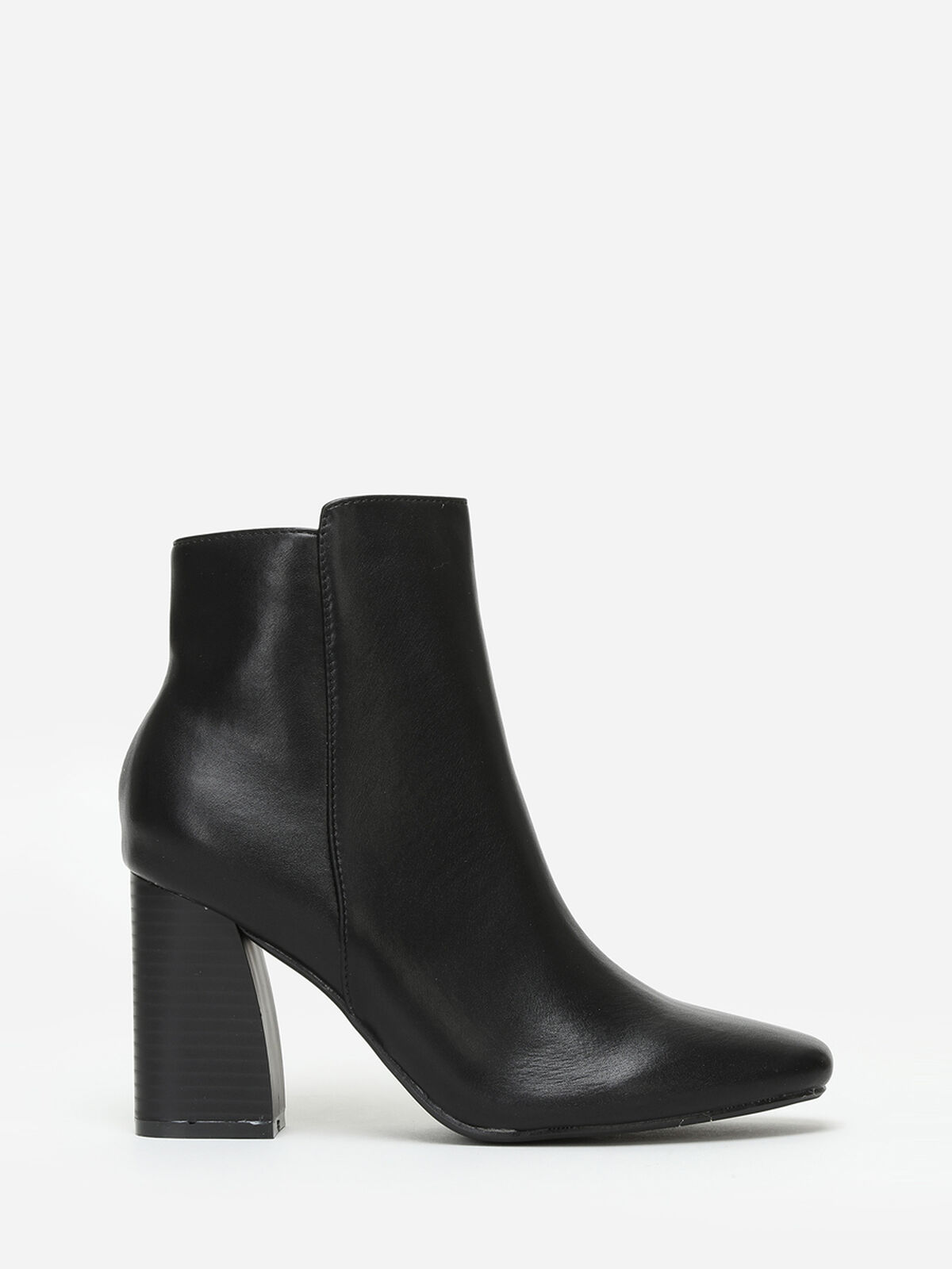 Bottines à bout et talon carrés- Noir