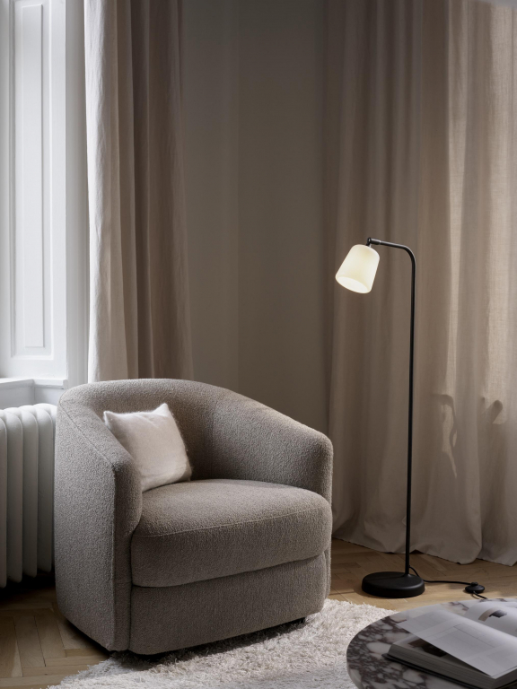 New Works Material vloerlamp donkergrijs beton