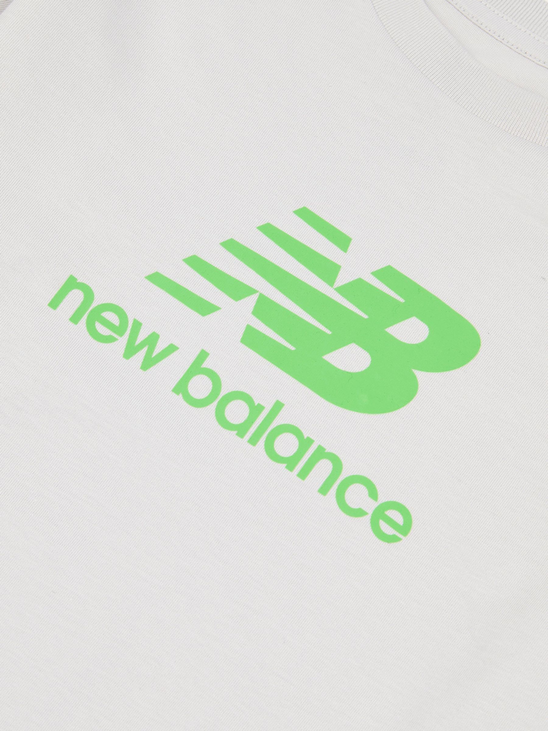 Groen - New Balance Stacked Logo T-Shirt and Shorts Set